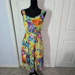 Robbie Bee  Floral, Sleeveless dress. Ready for Spring!